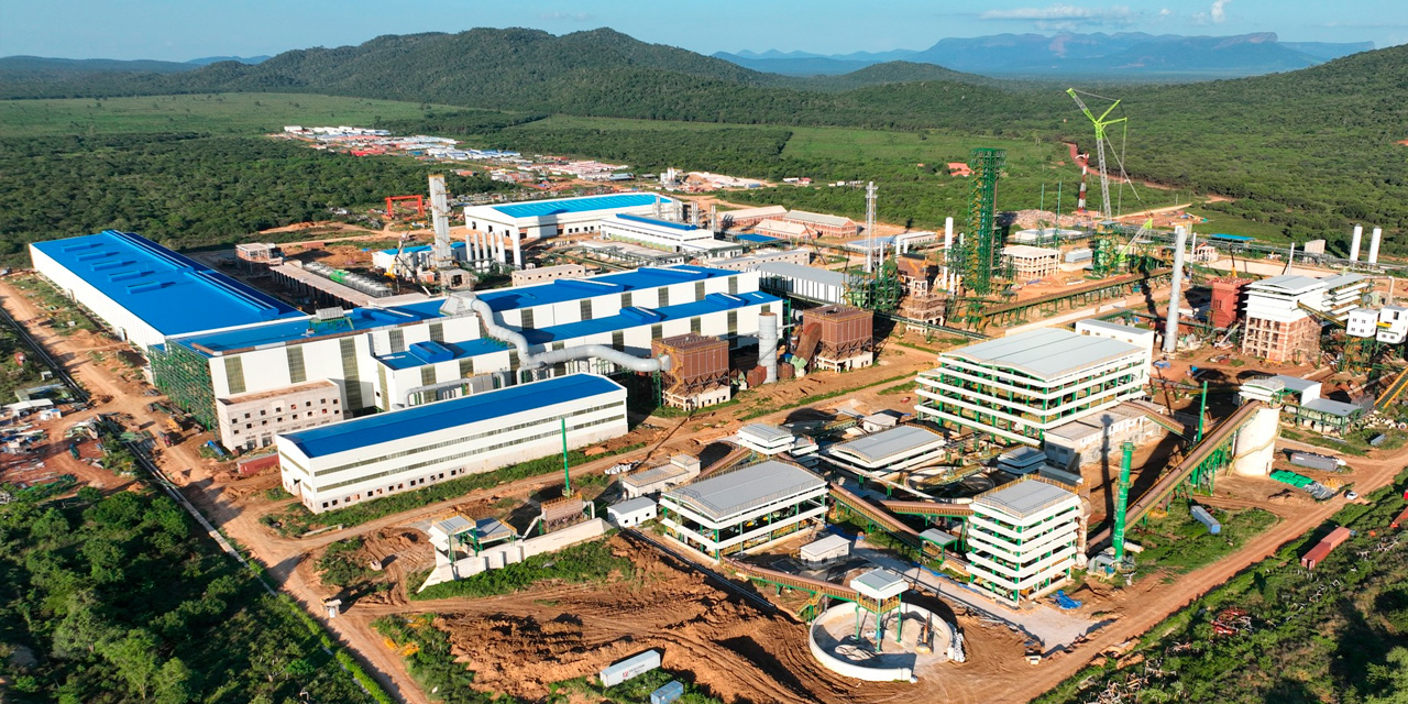 El Complejo Siderúrgico del Mutún se emplaza en la localidad cruceña de Puerto Suárez. Foto: ESM.