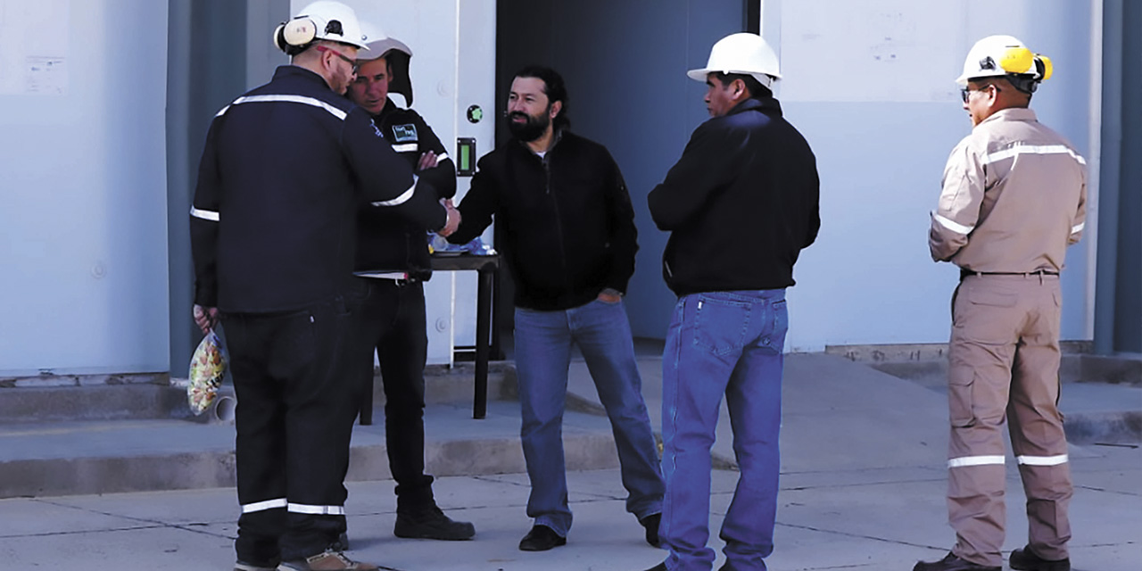 Visita a una de las plantas industriales. | Foto: MPEP