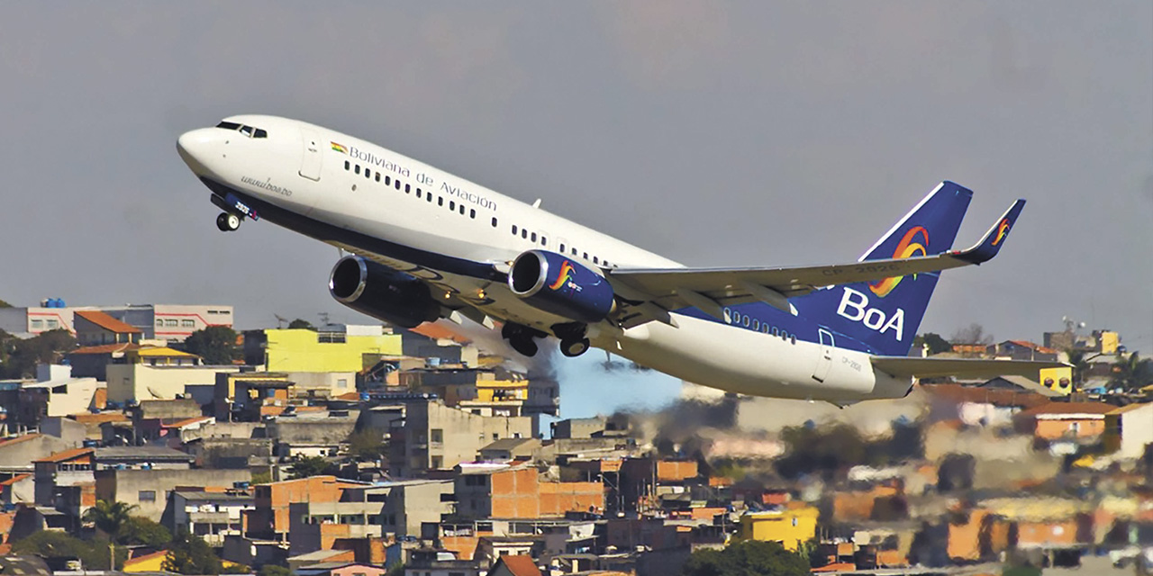 Un Boeing Company 737-83 de la flota de aviones de BoA. | Foto: BoA