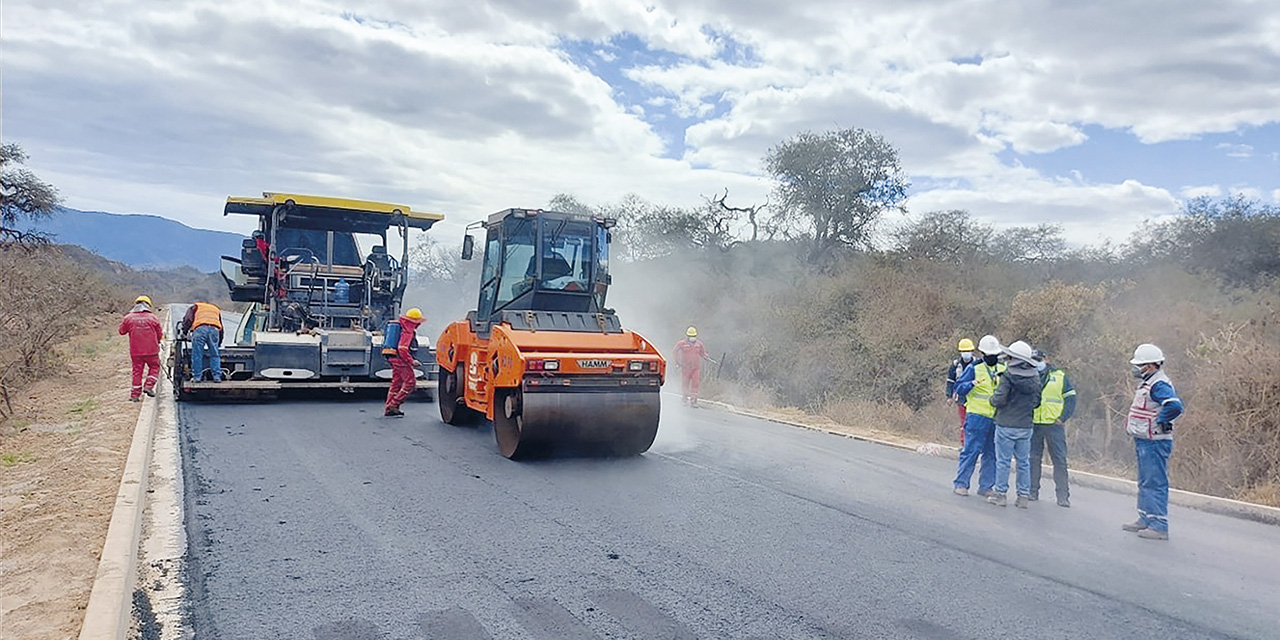 Trabajos en la construcción de carreteras del país. | Foto: CONSTRUDATA21