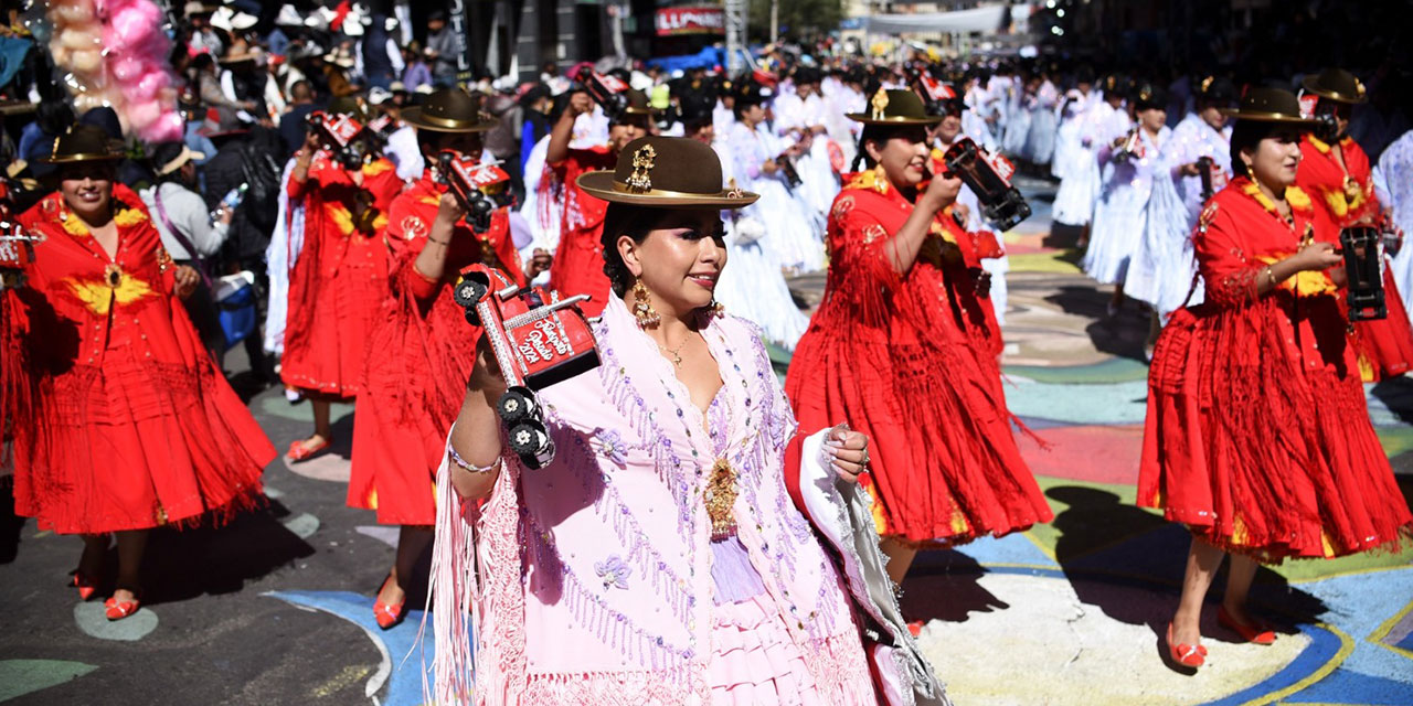 Se contó con la participación de más de 91 mil danzarines. Foto: Gustavo Ticona