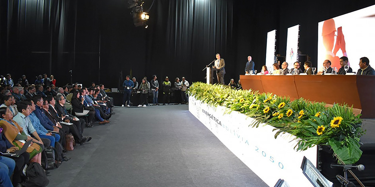 El foro Transición Energética Bolivia 2050, que se llevó a cabo el 27 y 28 de junio en la ciudad de Santa Cruz. Foto: Min. de Hidrocarburos