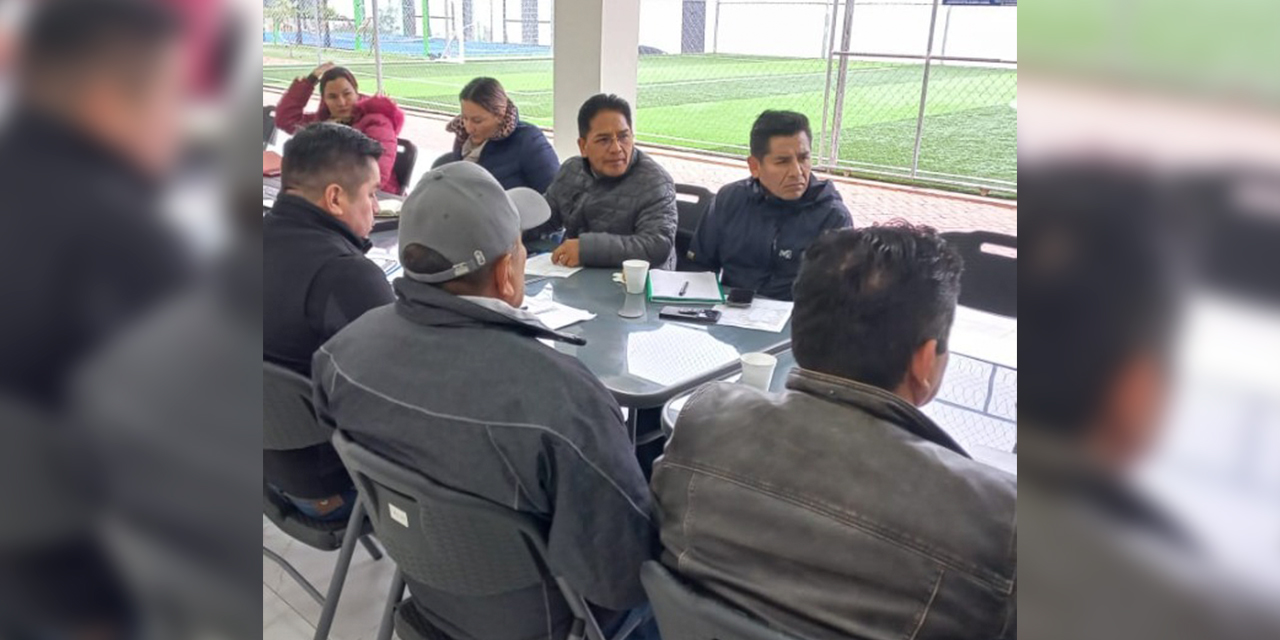 El viceministro Silva en reunión con los productores de arroz. Foto: Defensa del Consumidor