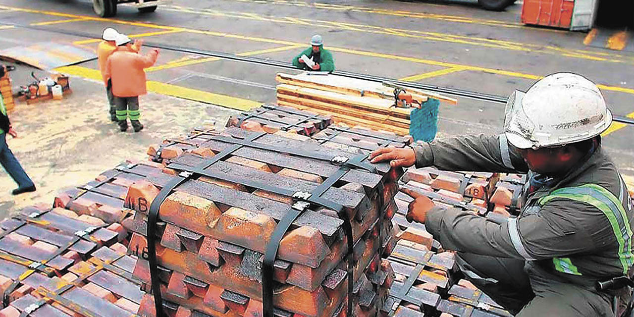 Proceso de exportación de lingotes de plata.  | Foto: Archivo