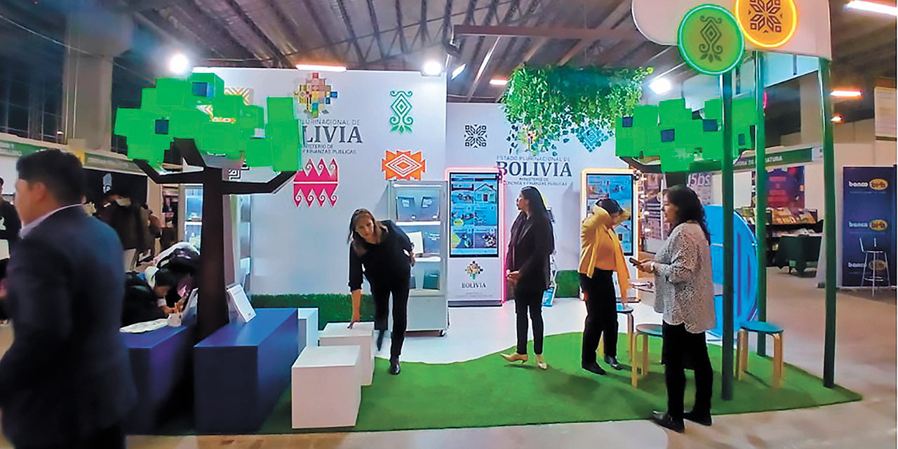 La presencia del Ministerio de Economía en la Feria Internacional del Libro de La Paz. Foto: MEFP