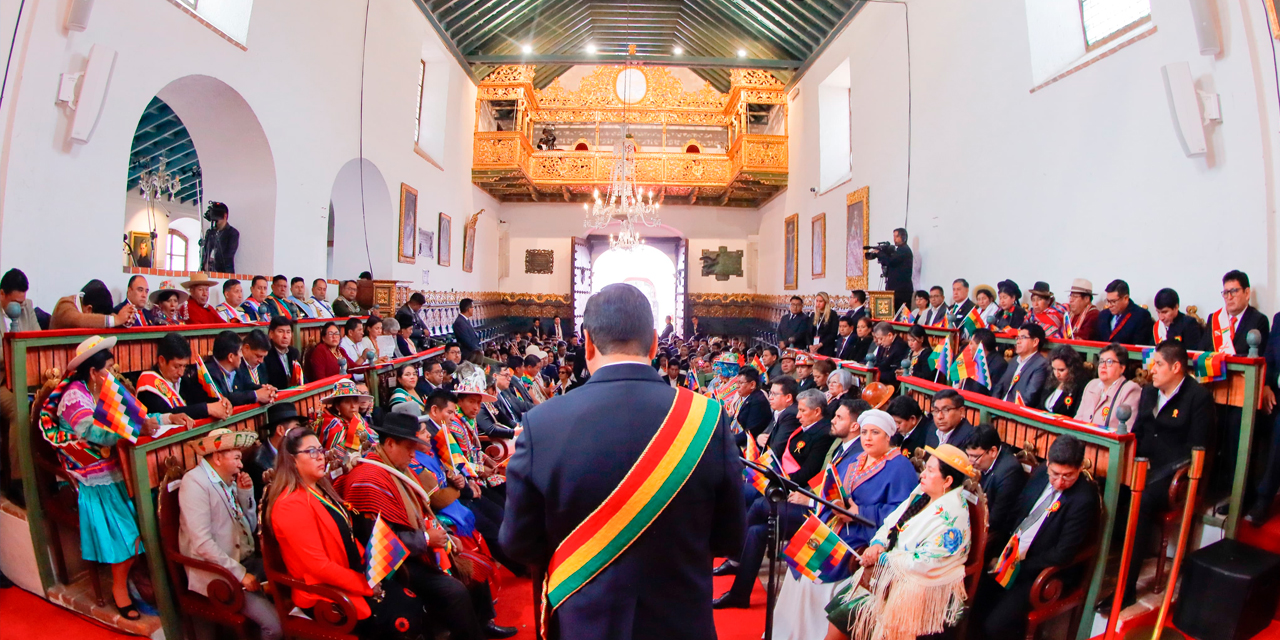 El presidente Luis Arce durante su discurso en la Sesión de Honor por los 199 años de independencia de Bolivia. Foto: Comunicación Presidencial