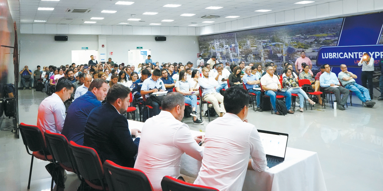 El taller de capacitación y socialización con privados en Santa Cruz, ayer. Foto: MHE