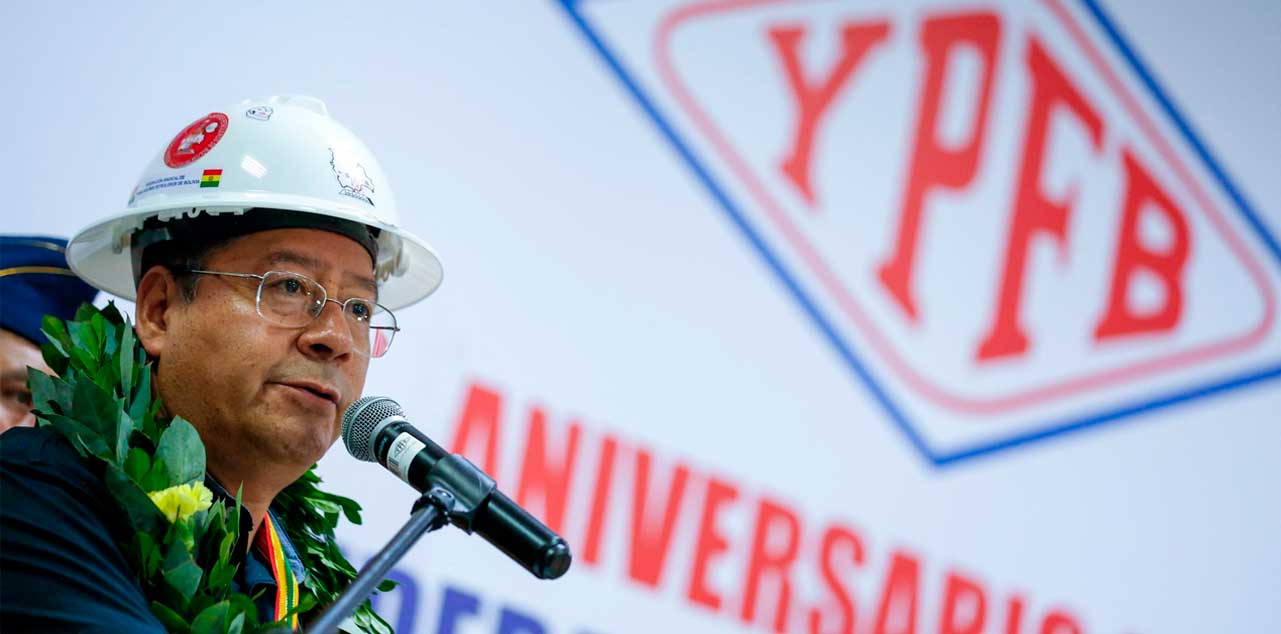 El presidente Luis Arce en acto de aniversario de los trabajadores petroleros. Foto: Presidencia