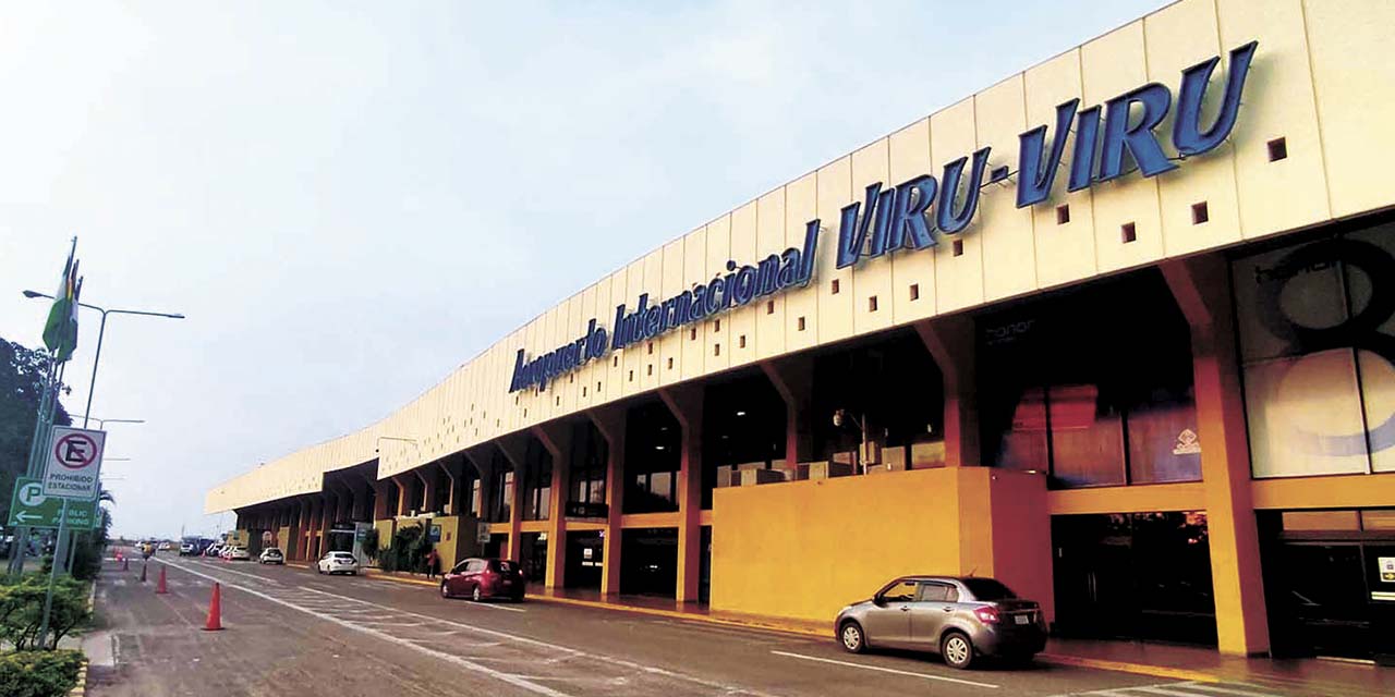 El ingreso del aeropuerto Viru Viru de Santa Cruz.