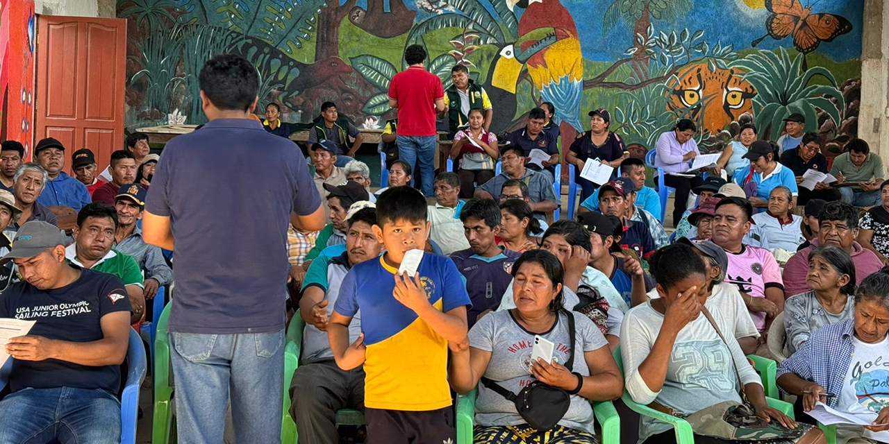 Autoridades y organizaciones sociales de la comunidad Suapi Km 73.