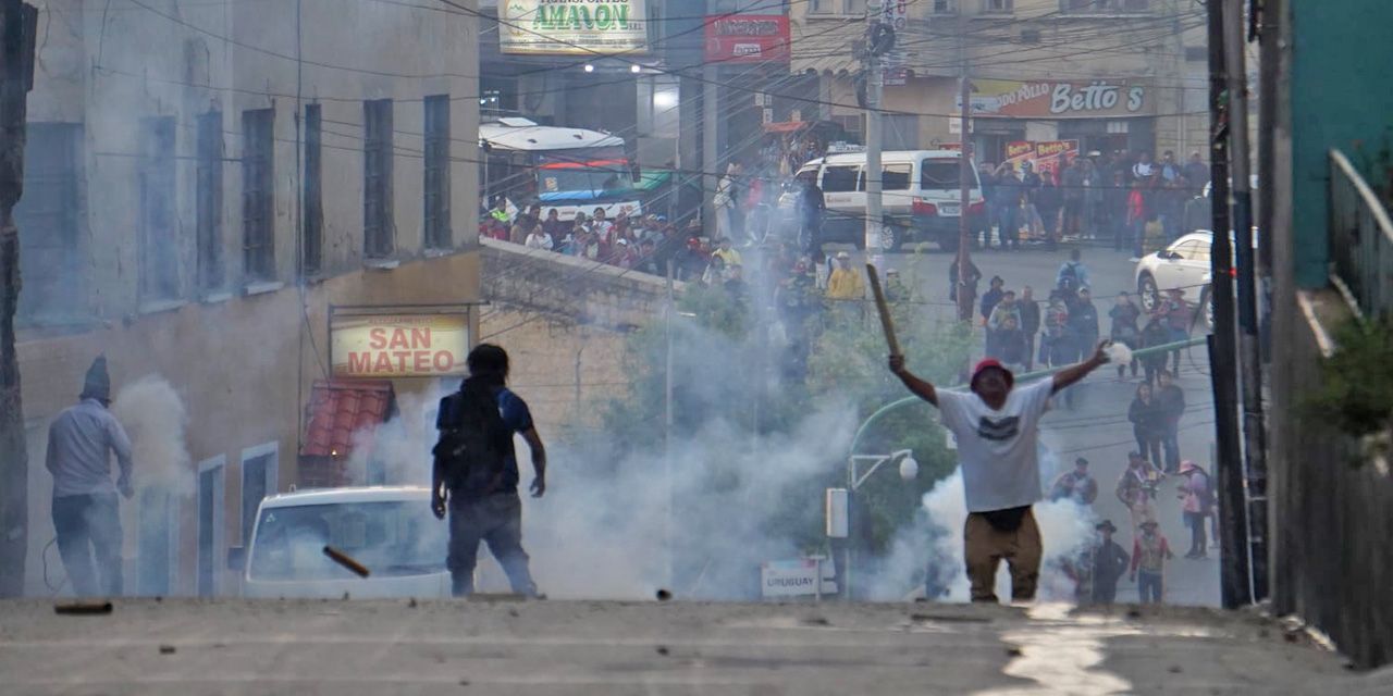 Bloqueos y marcha de Evo generan pérdidas superiores a $us 292 millones solo en el eje del país