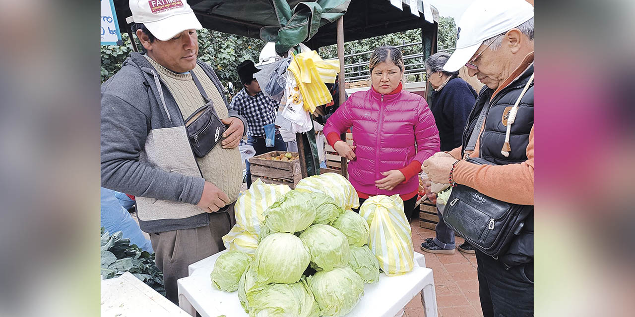 Los productos que se comercializan  en las ferias Del Campo a la Olla tienen peso y precio justos. | Foto: Archivo