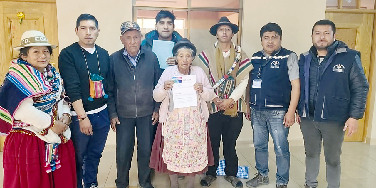 Los representantes de productores de quinua registrados y autoridades de la DGSC.