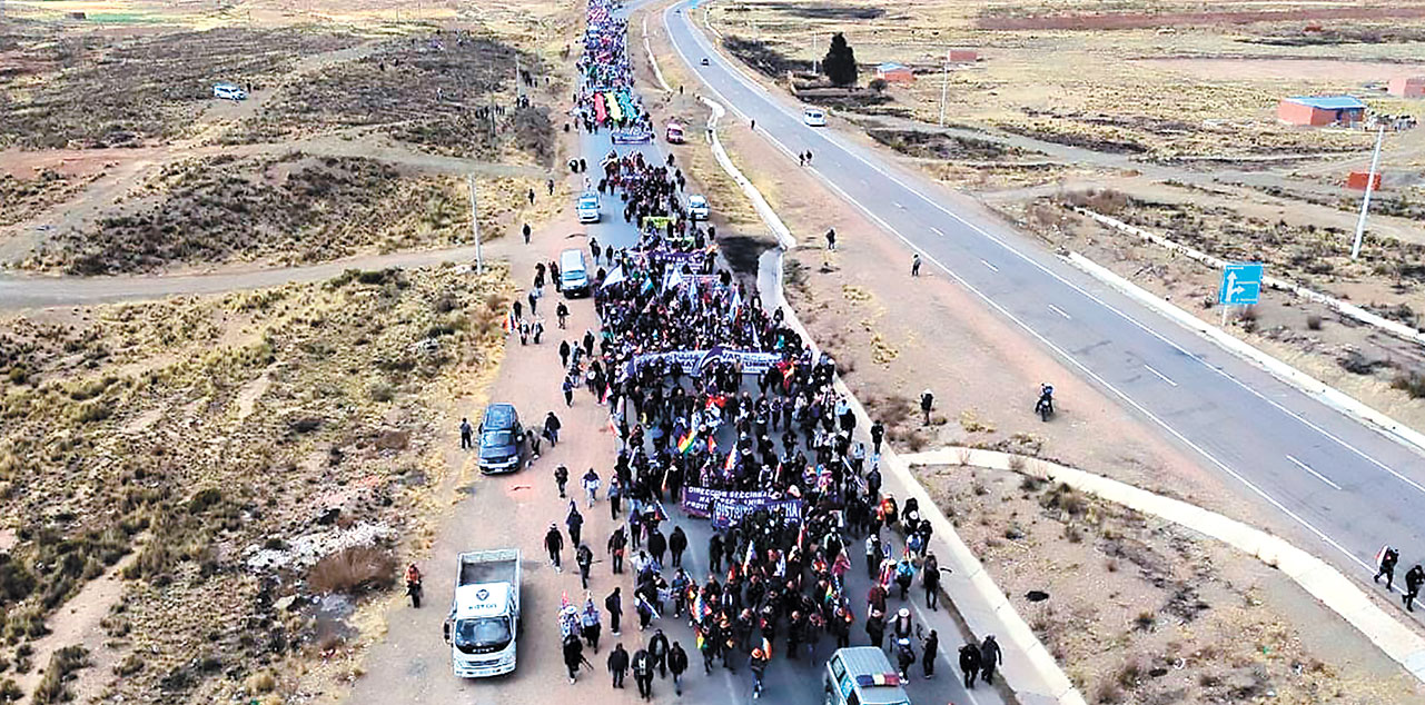 La marcha de los seguidores de Evo Morales. Foto: APG