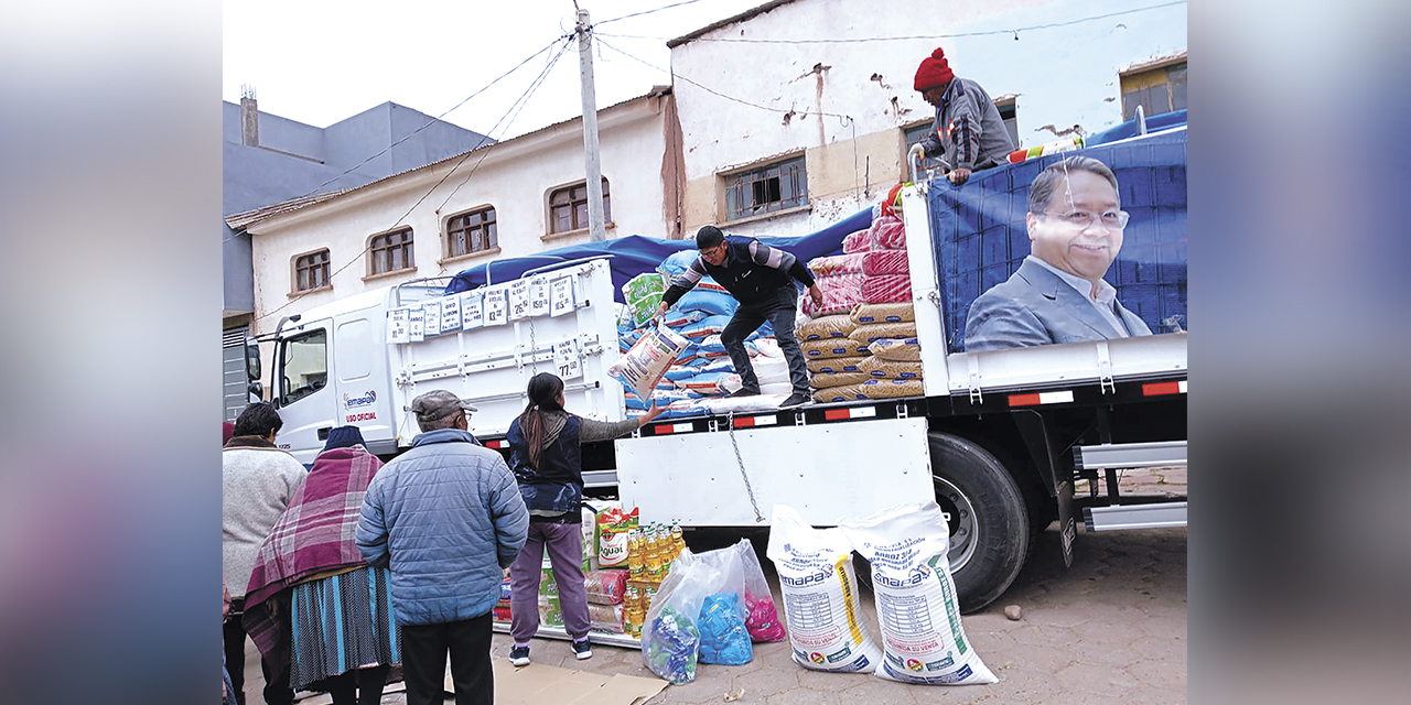 La feria móvil de Emapa llegó hasta la población de Puerto Acosta. | Foto: Emapa