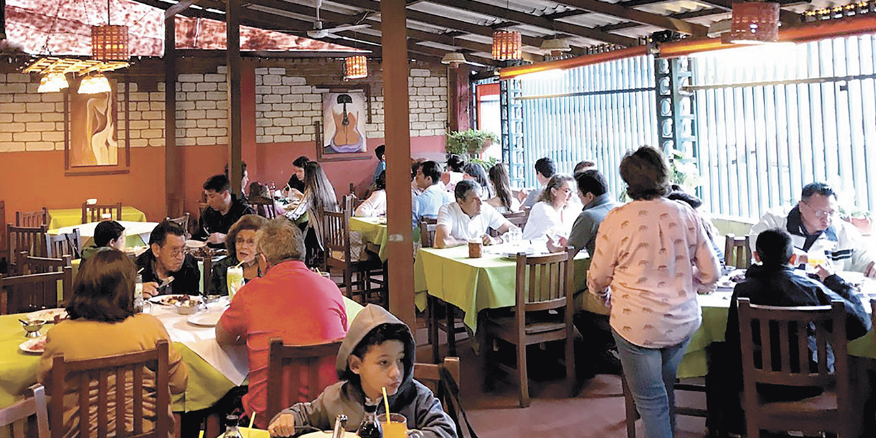 Un restaurante en la ciudad de Cochabamba. | Foto: Archivo.