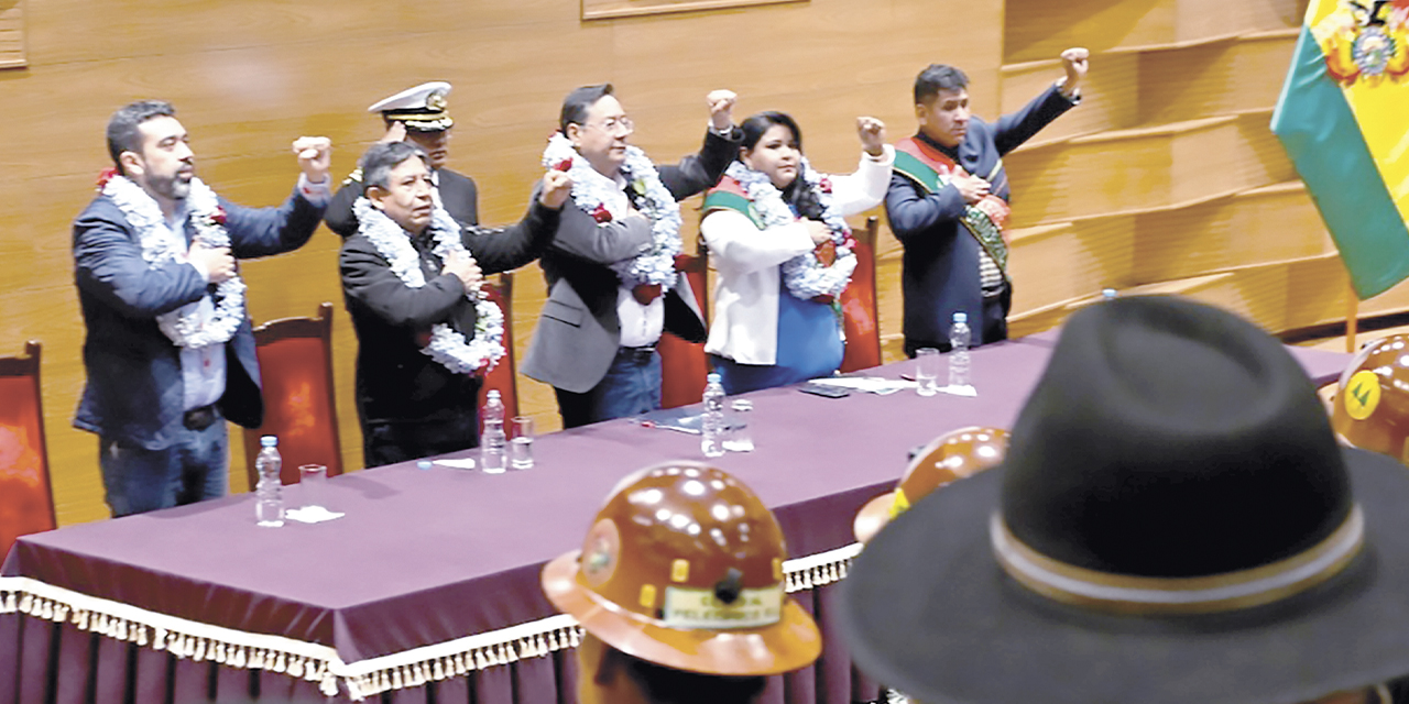 El presidente Luis Arce en el acto de Agamdepaz, en la Casa Grande del Pueblo.