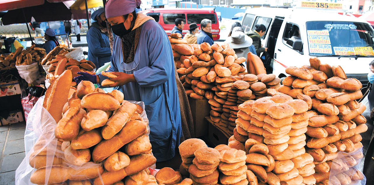 El precio del pan de batalla no debe exceder los Bs 0,50 por un peso de 60 gramos. Foto: Jorge Mamani