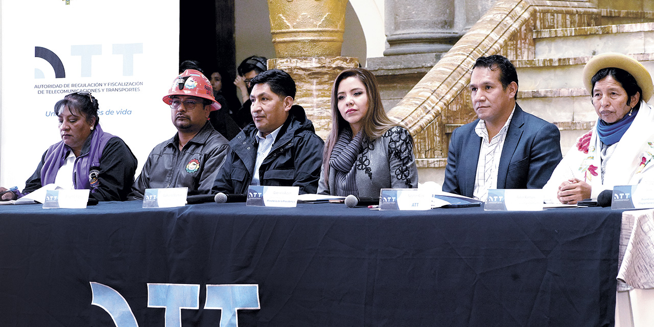 El acto desarrollado para el lanzamiento del programa, en La Paz. | Foto:  Jorge Mamani