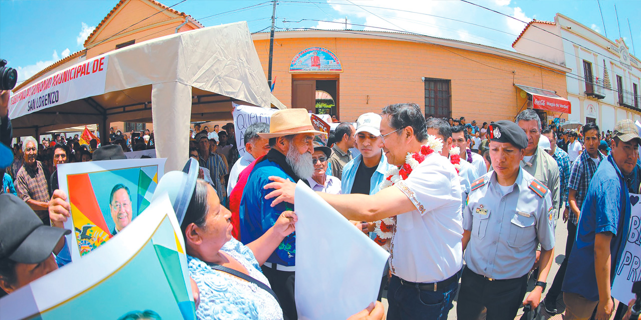 La ch’alla del mercado entregado en San Lorenzo. Foto: Presidencia