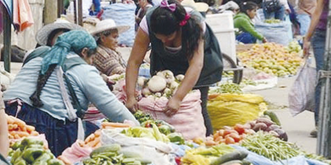 Venta de verduras y hortalizas en Cochabamba.