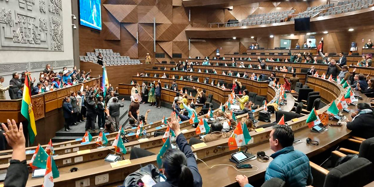 Sesión de la Cámara de Diputados, en la Asamblea Legislativa. Foto: Diputados