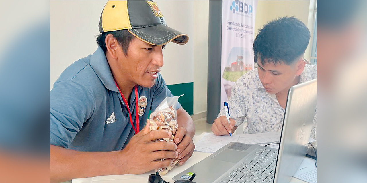 Productores de Potosí beneficiados con créditos directos por parte del BDP. Foto:  BDP