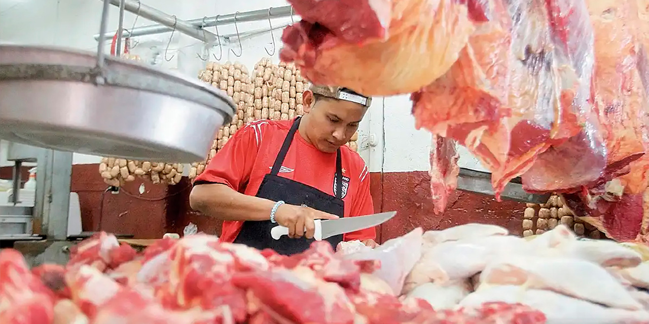 La venta de carne continúa con un incremento en los precios. Foto: Archivo