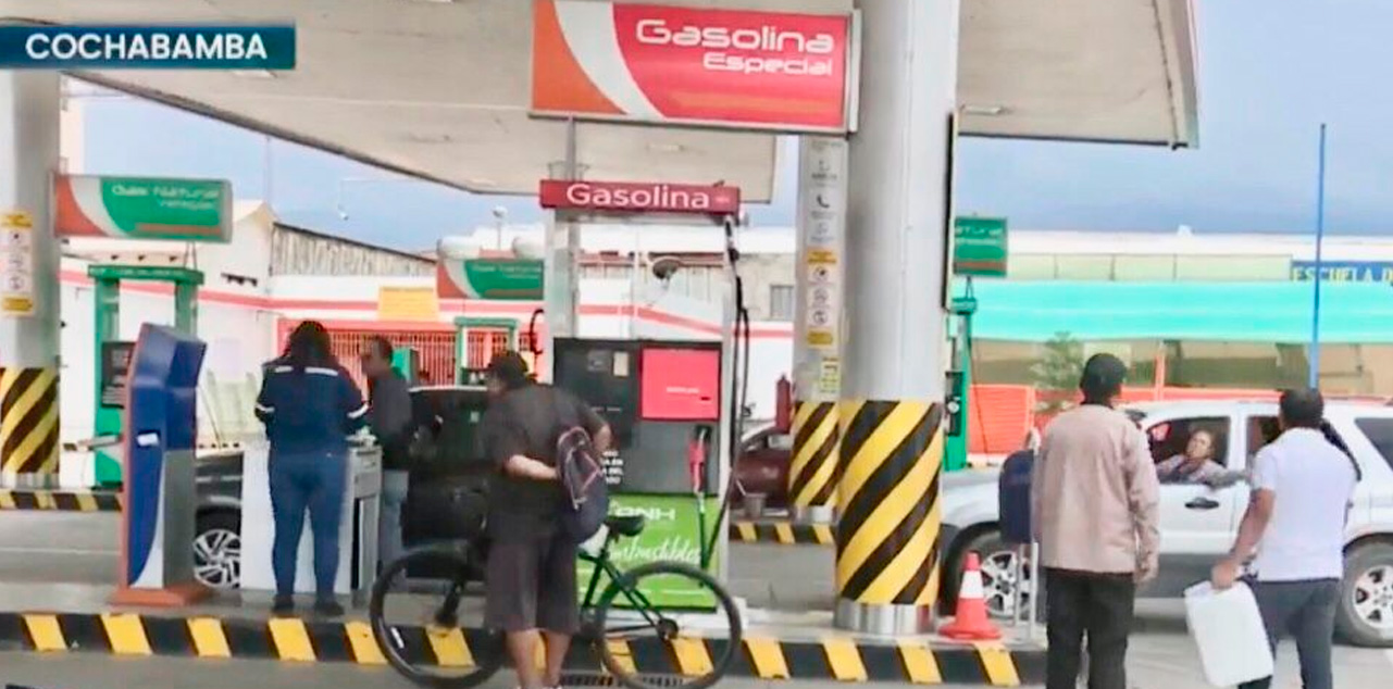 Una estación de servicio en la ciudad de Cochabamba. Foto: Captura Bolivia Tv