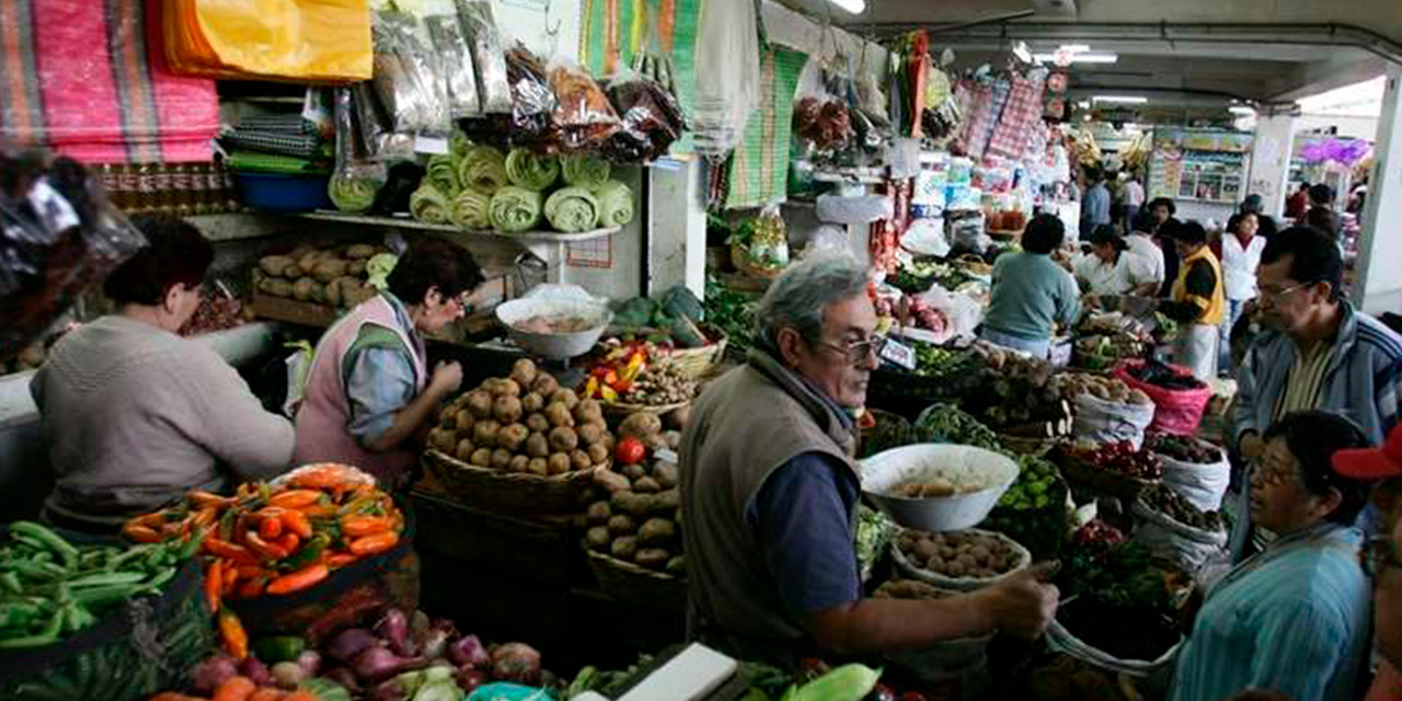 Un mercado de compra y venta de productos. Foto: Yandex