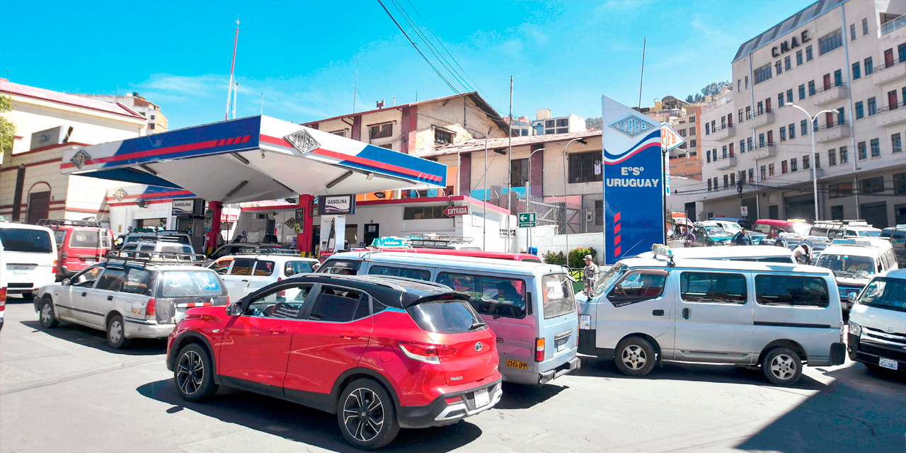 Una estación de servicio comercializa combustibles. Foto: Archivo