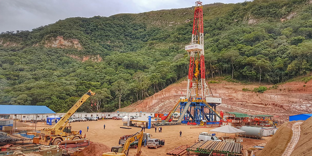 Un pozo hidrocarburífero operado por YPFB. Foto:  MHE