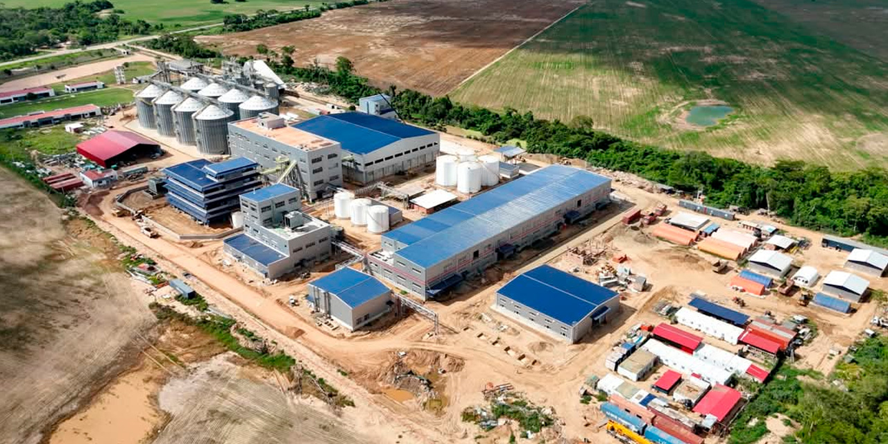 La Planta de Transformación de Subproductos de Soya demandó una inversión de Bs424,4 millones. Foto: MDPyEP