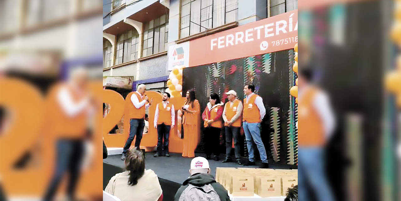 La inauguración de Ferrofar.