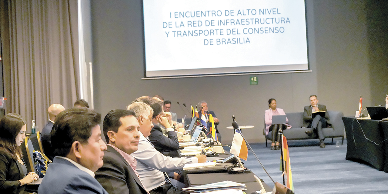 El encuentro internacional sobre infraestructura y transporte regional.