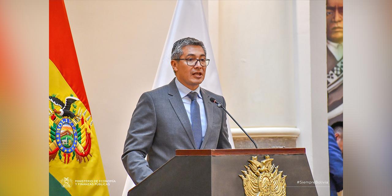 El ministro de Economía y Finanzas Públicas, Gabriel Espinoza. 