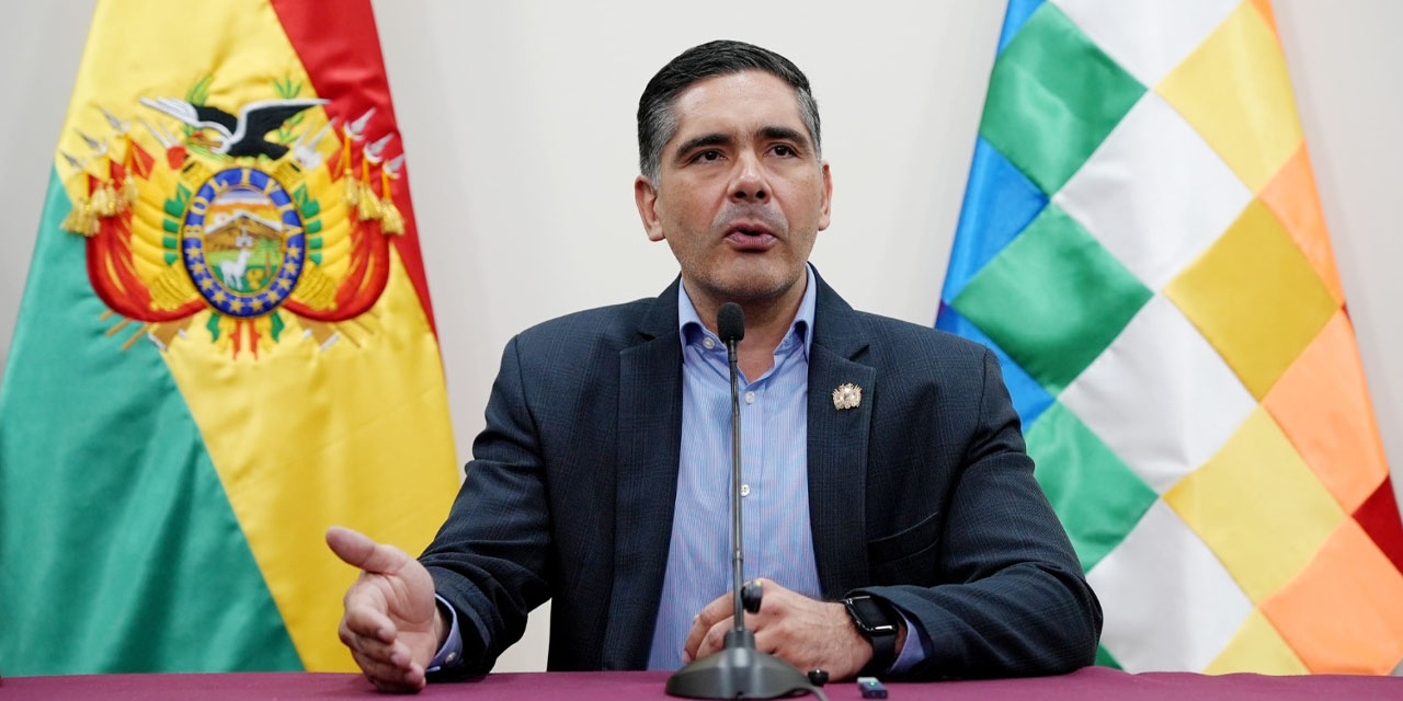 El ministro interino de Desarrollo Productivo y Economía Plural, Óscar Justiniano. Foto: MDPyEP.