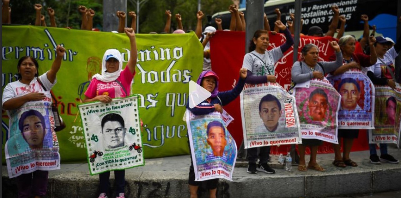 Familiares reclaman justicia por los desaparecidos. Foto captura CNN