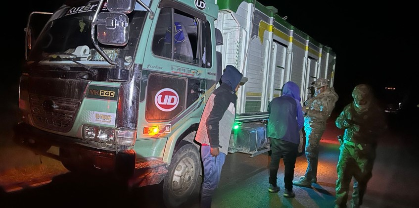 Vehículo con ganado. Foto Min. Defensa