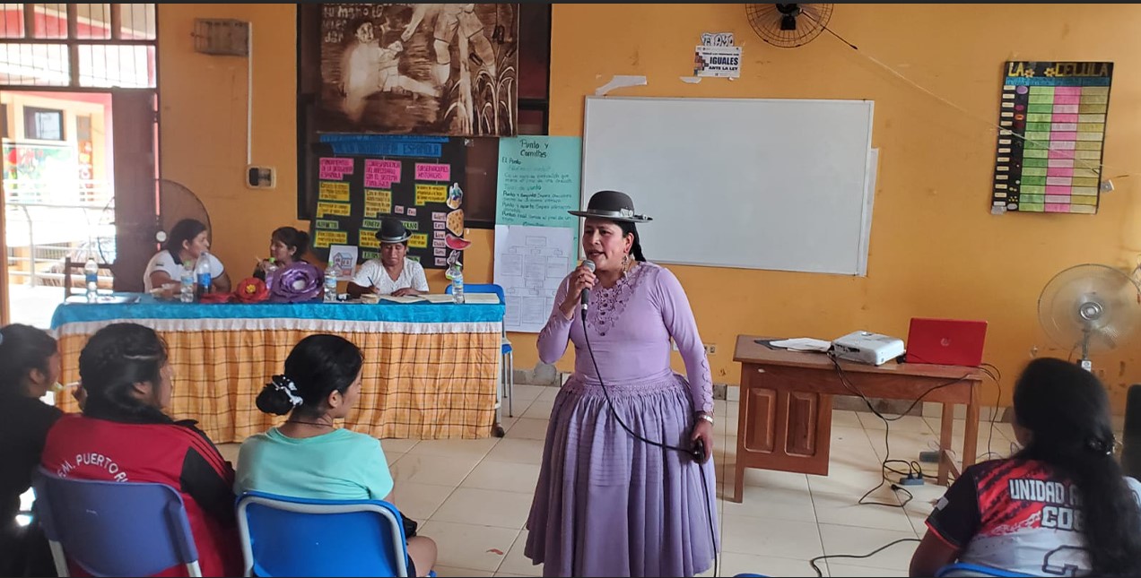 La senadora Virginia Velasco en la socialización en la ciudad de Cobija. Foto ALP