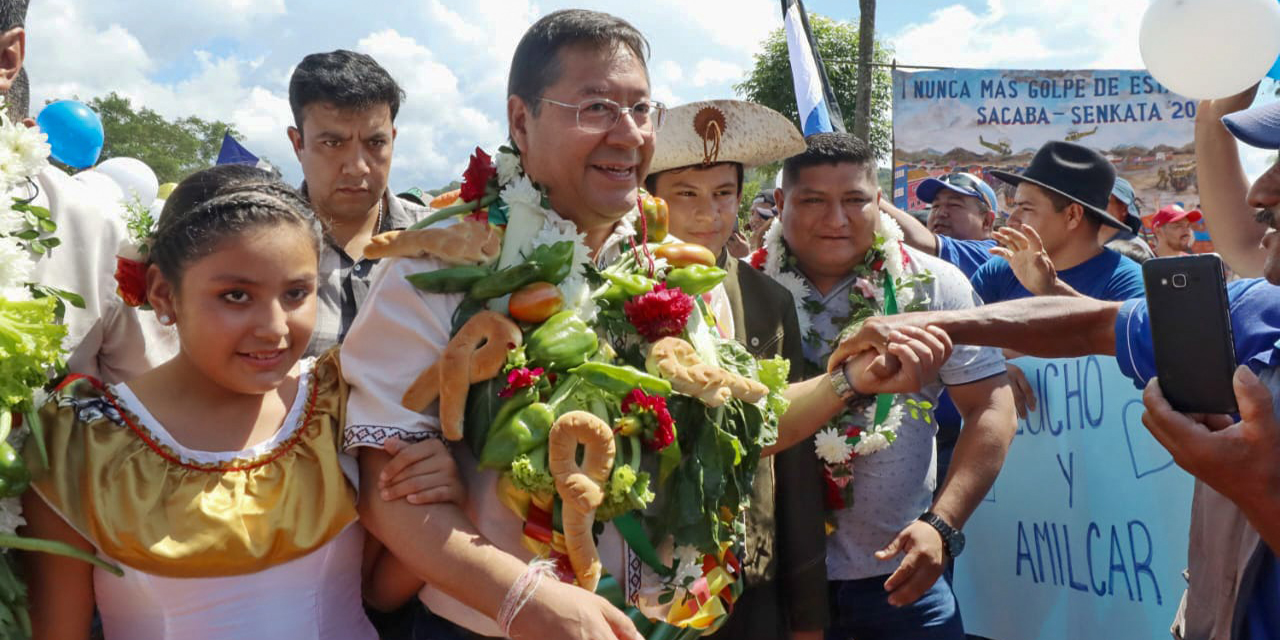 El presidente Luis Arce Catacora, en el 44 aniversario de la Federación Única de Campesinos del Gran Chaco, en Caraparí. (Foto: Presidencia)