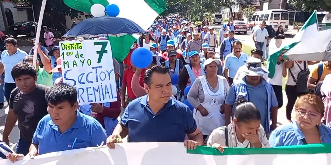 Sectores sociales de Santa Cruz marchan en apoyo al Gobierno y en rechazo a las amenazas de paros 