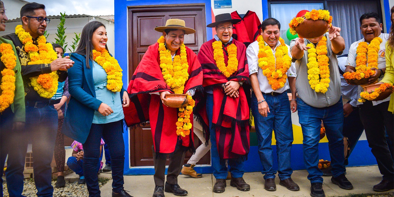 Las viviendas entregadas por el Presidente en Tarija. (Foto: Presidencia)