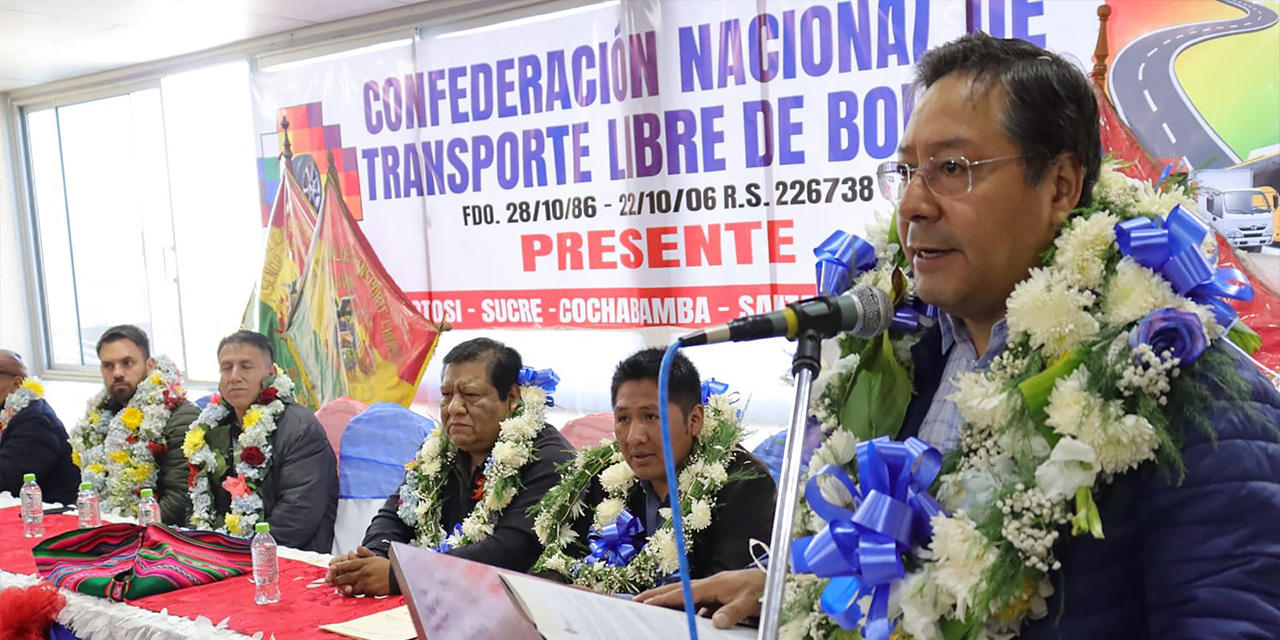 El Primer Mandatario estuvo presente en el ampliado del transporte libre. (Foto: Presidencia)