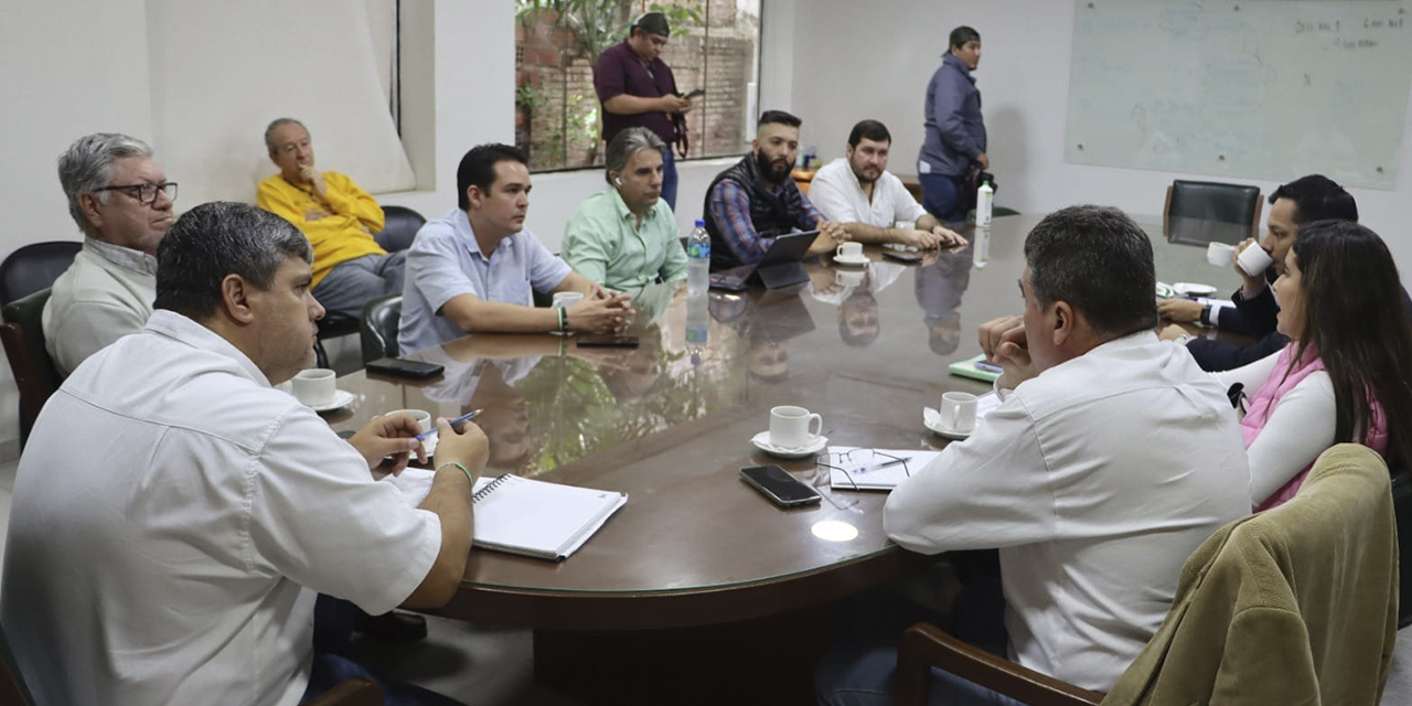 Reunión del Comité Pro Santa Cruz.(Foto: Archivo)