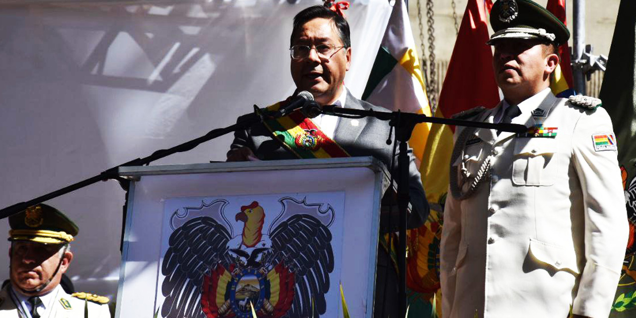 El presidente Luis Arce en el acto por los 197 años de la Policía Boliviana en La Paz. | Foto: Policía Boliviana