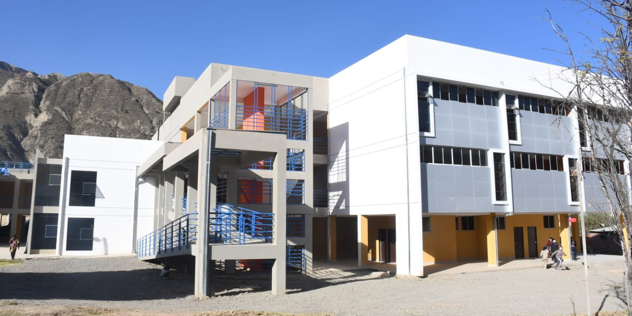 La Unidad Educativa Guillermo Frías en el municipio de Mecapaca, La Paz.