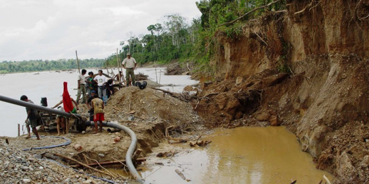 Medio Ambiente intensificará verificación en sitios con actividad minera ilegal