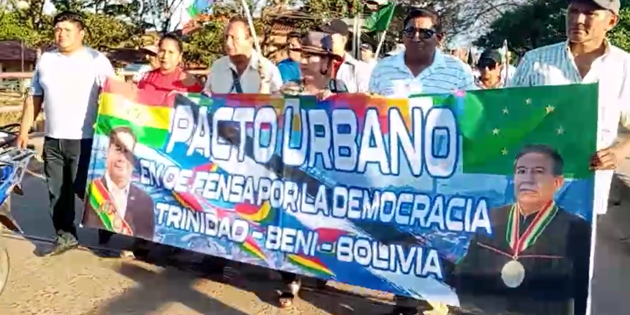 Marcha en Trinidad en respaldo al presidente Luis Arce y al vicepresidente David Choquehuanca.