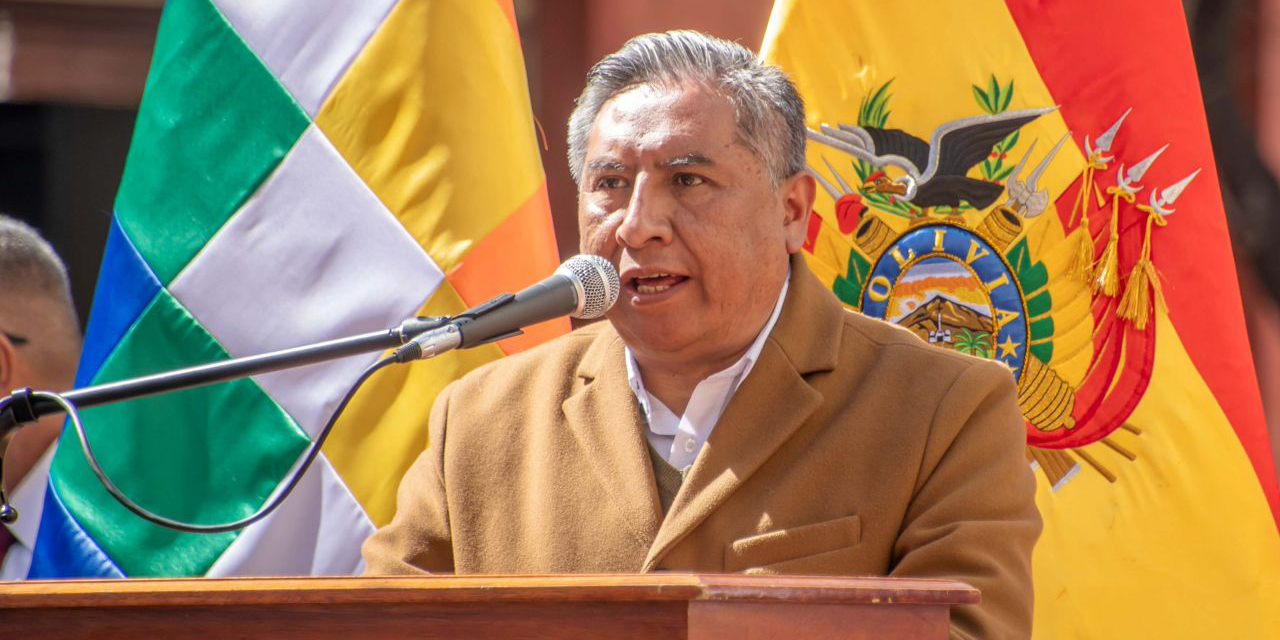 El canciller Rogelio Mayta